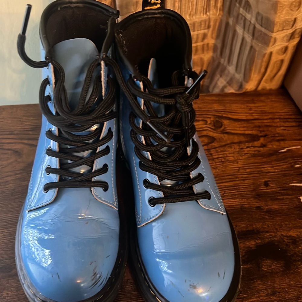 Just in-DR. Martens kids 1460 with bouncing sole